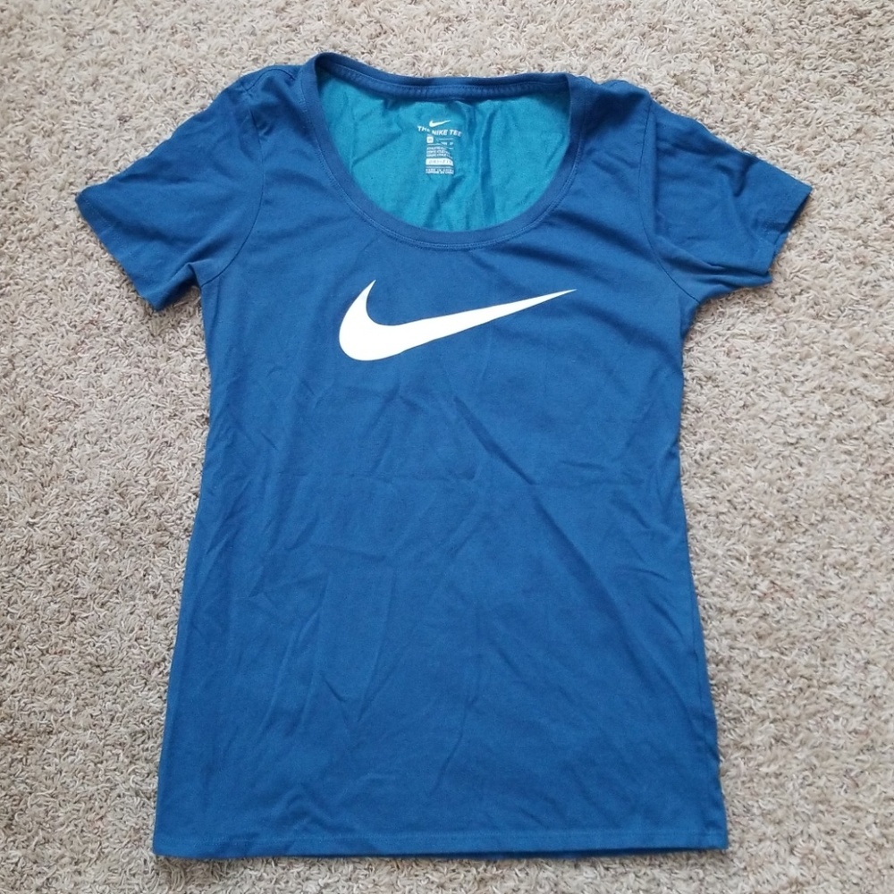 Nike t-shirt
